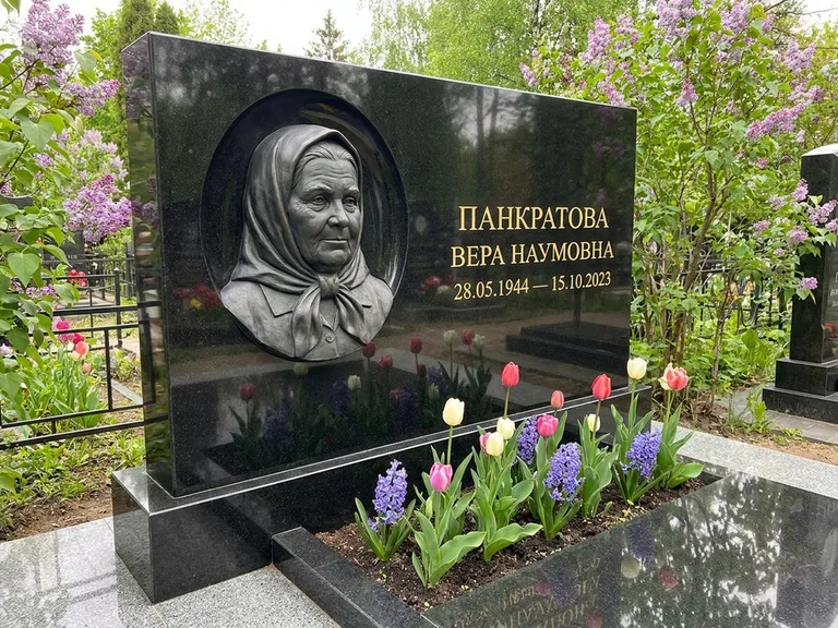 Памятник с барельефом — выполненная работа 26 в Воронеже