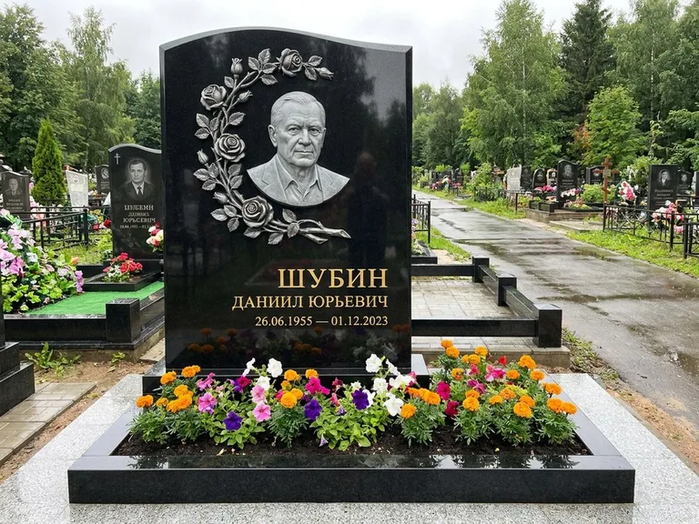 Памятник с барельефом — выполненная работа 34 в Воронеже