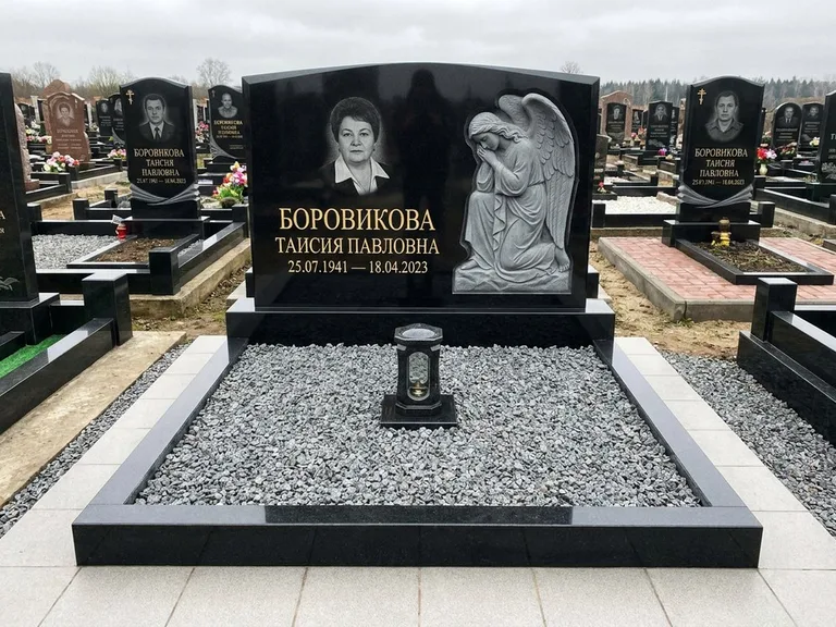 Памятник с барельефом — выполненная работа 38 в Воронеже
