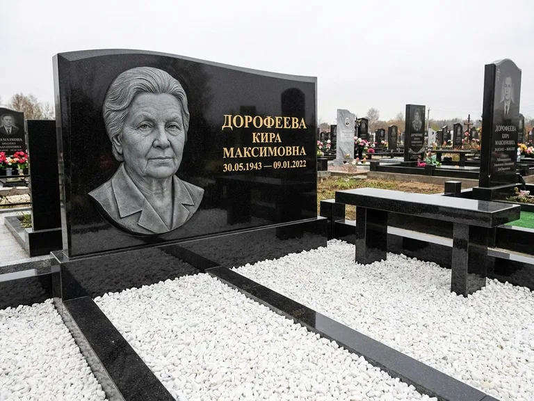 Памятник с барельефом — выполненная работа 41 в Воронеже