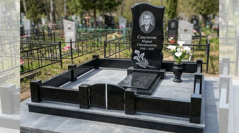 Памятник с гравировкой калл — выполненная работа «Савельева» в Воронеже