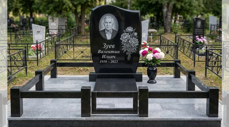 Памятник с гравировкой пионов — выполненная работа «Зуев» в Воронеже