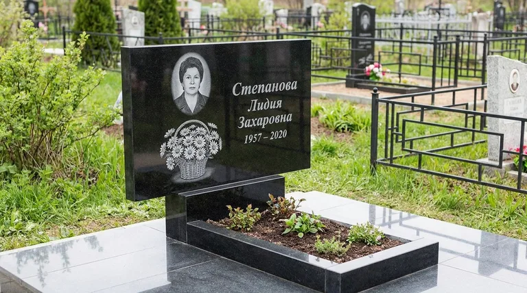 Памятник с гравировкой ромашек — выполненная работа «Степанова» в Воронеже