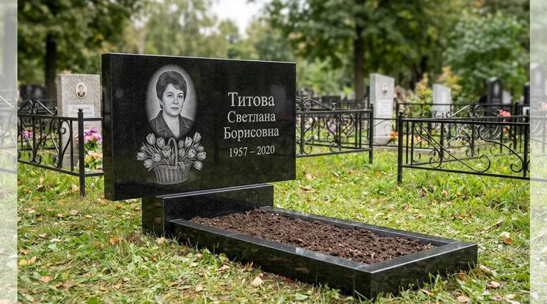 Памятник с гравировкой тюльпанов — выполненная работа «Титова» в Воронеже