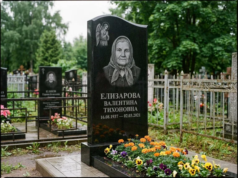 Памятник с гравировкой ангела — гравировка ангела с голубем по диагонали стелы, работа «Пантелеева» в Воронеже