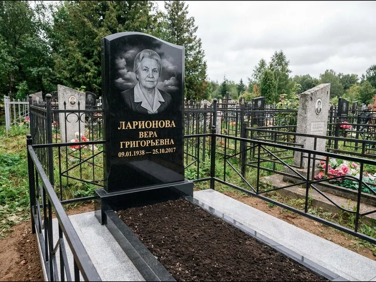 Гравировка портрета на чёрном граните — выполненная работа 16 в Воронеже