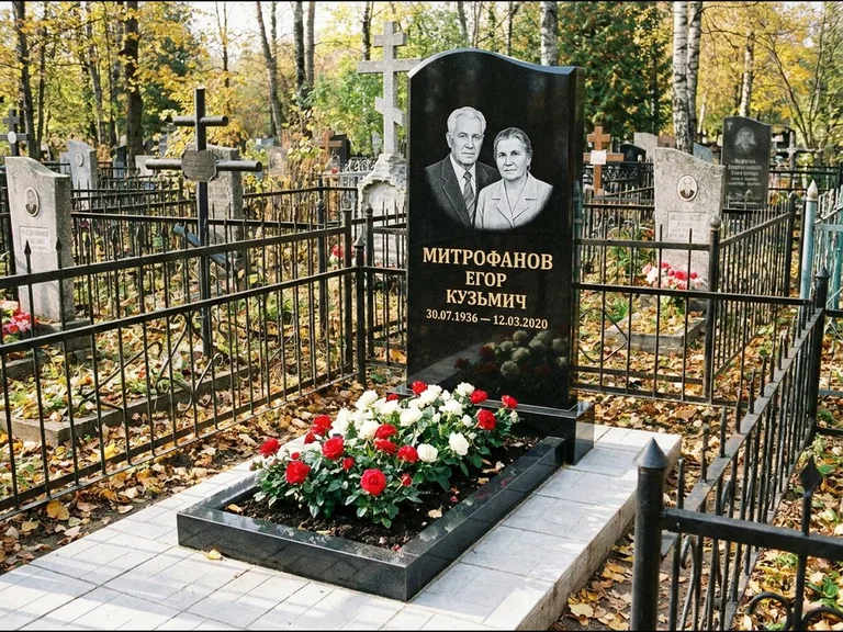 Гравировка портрета на чёрном граните — выполненная работа 17 в Воронеже