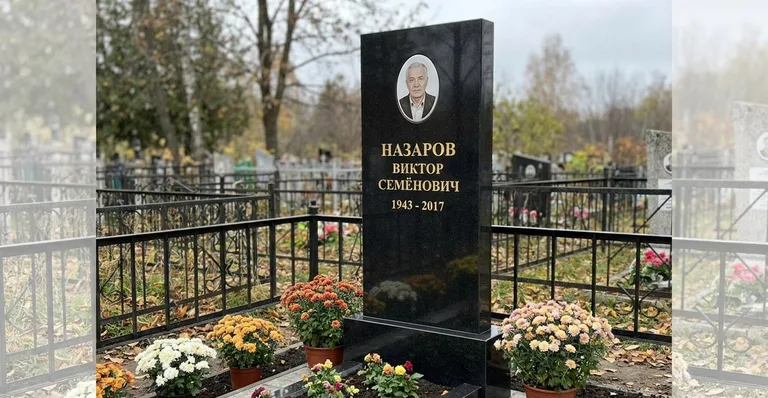 Семейный (двойной) памятник, Памятники мастерской «Мастер Каменев» на кладбищах Воронежа