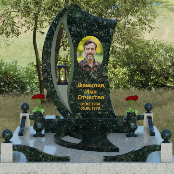 Гранитный памятник с каплевидным отверстием, гранит Балтик грин, вид 2, в Якутске