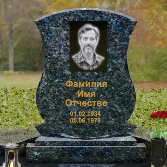 Гранитное надгробие с фигурными столбиками и мощением, гранит Блю Перл, в Якутске