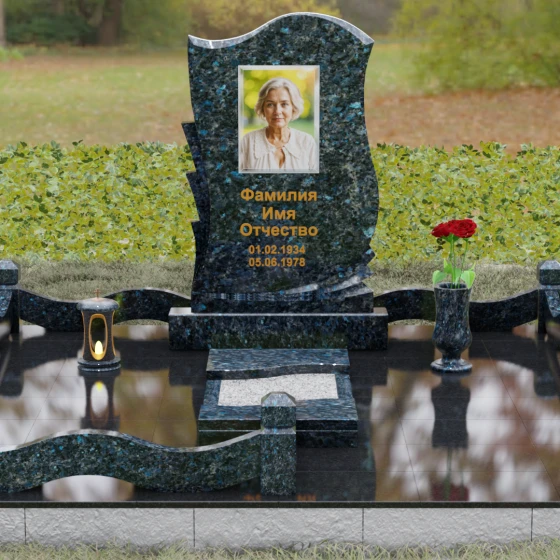 Гранитный вертикальный памятник в Красноярске, гранит Блю Перл, вид 2