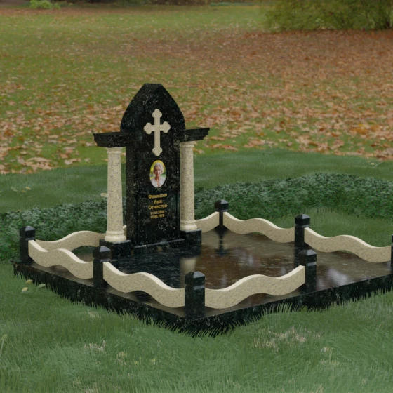 Вертикальный элитный гранитный памятник-часовня с колоннами и рельефным крестом, гранит Балтик грин