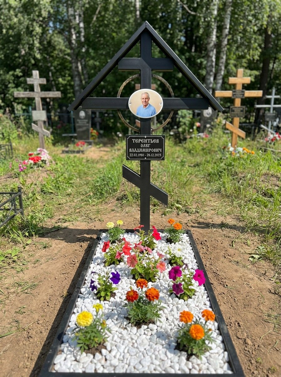 Портрет на памятнике в Воронеже — Крупный овал на кресте, портрет по грудь